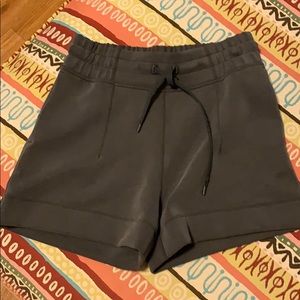 Lululemon soft Ambition shorts NWOT